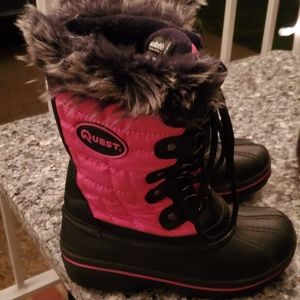 Girls Quest snow boots